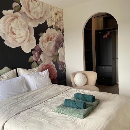 Rose Blossom Apartment In Paris วองว์ส ภายนอก รูปภาพ